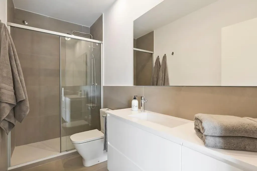Modern And Bright Apartment Well Located In Gracia Barcelona