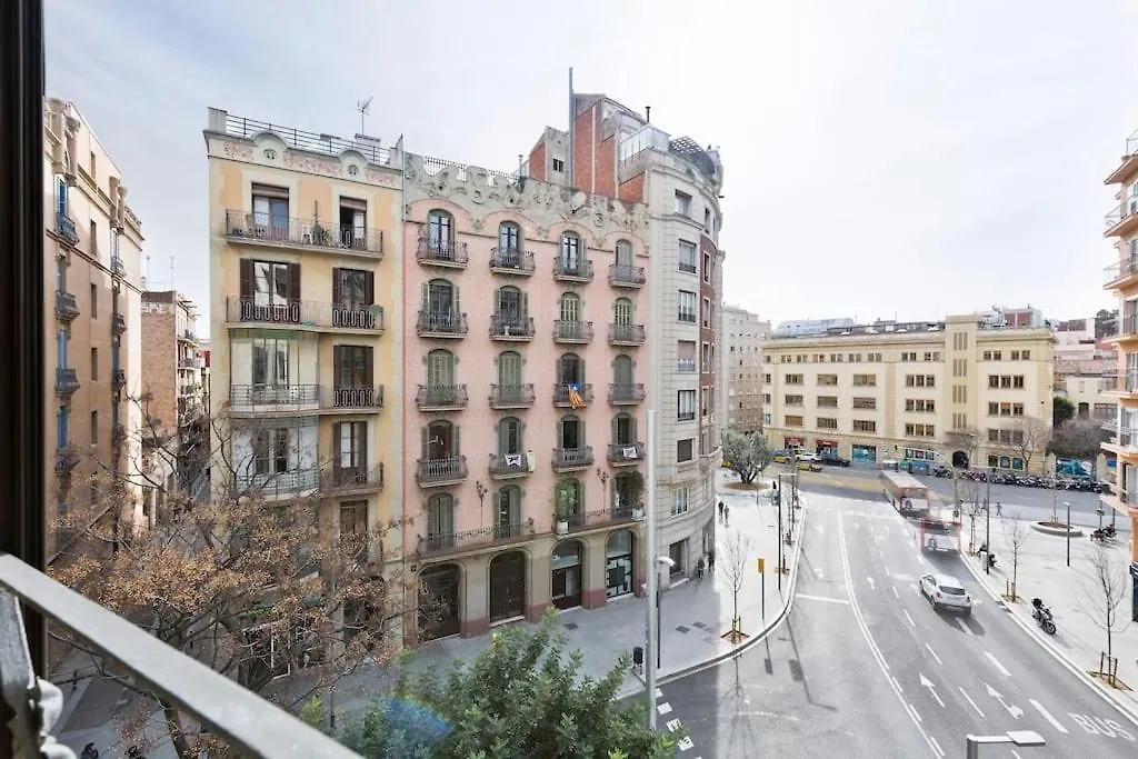 Modern And Bright Apartment Well Located In Gracia Barcelona