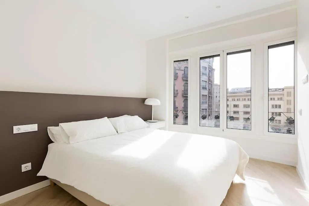 Modern And Bright Apartment Well Located In Gracia Barcelona 0*,